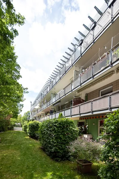 Familienfreundliche 3-Zimmerwohnung am Buckower Damm 3 — photo 1
